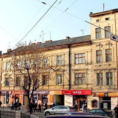 Apartment On The Center Of Lviv Luaran gambar